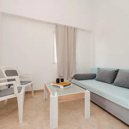 Simic Apartment Vir