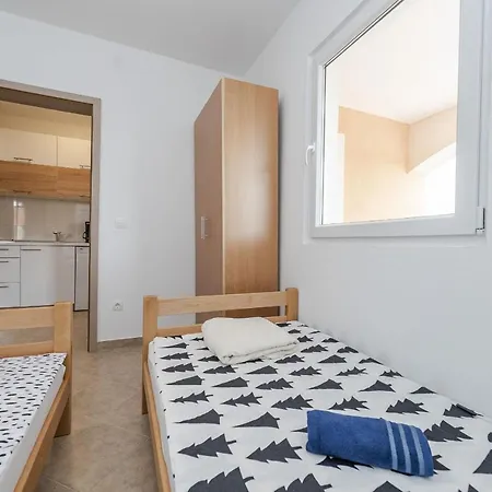 Simic Apartment Vir